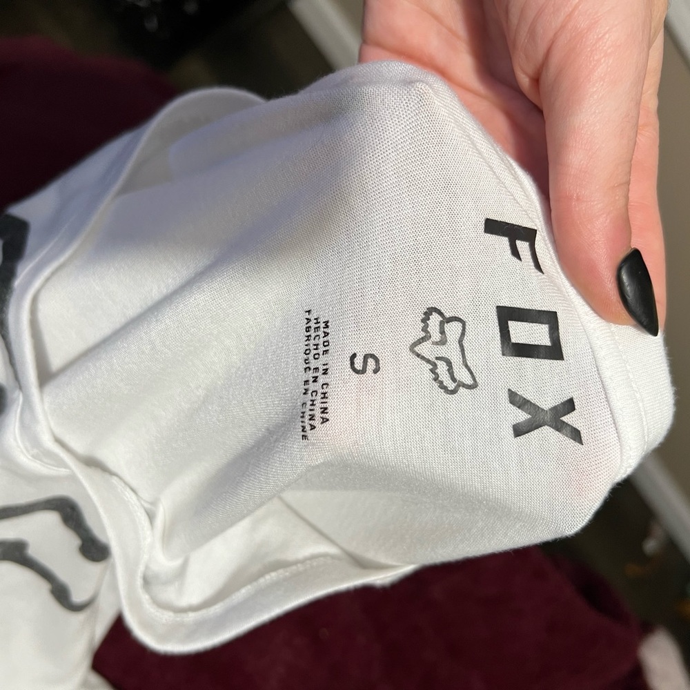 Multiple Women’s fox shirts - Picture 3 of 8